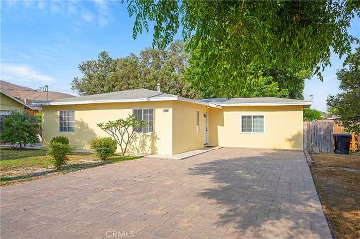 photo 2: 4238 Avon Street, Jurupa Valley CA 92509