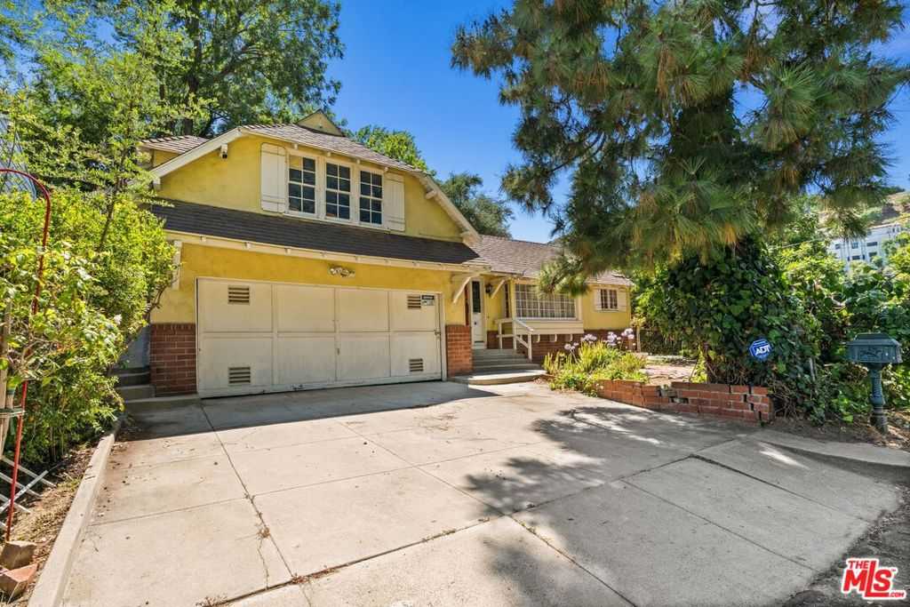 photo 1: 4059 Alta Mesa Drive, Studio City CA 91604