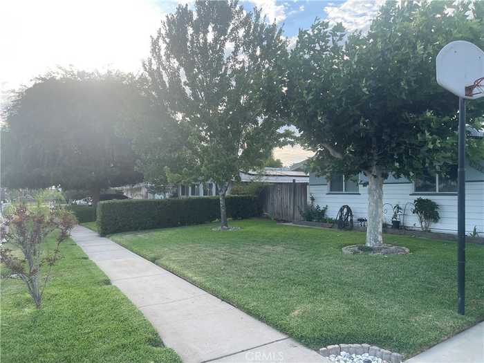 photo 2: 26972 Stratford Street, Highland CA 92346