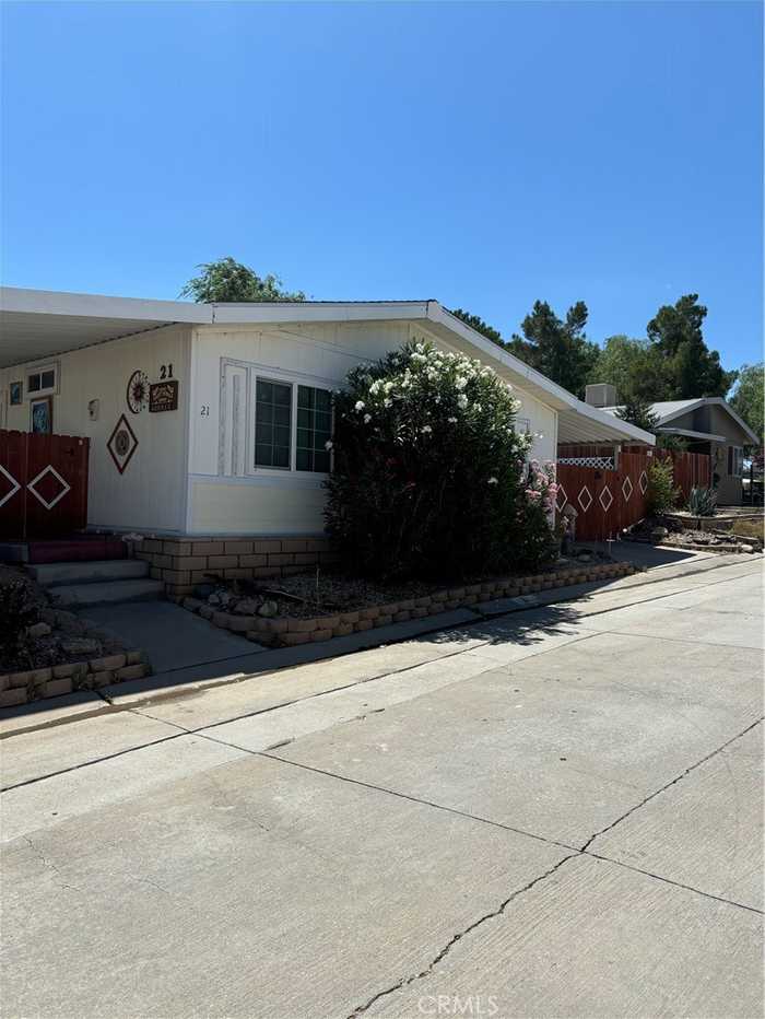 photo 1: 1030 E S Avenue, Palmdale CA 93550