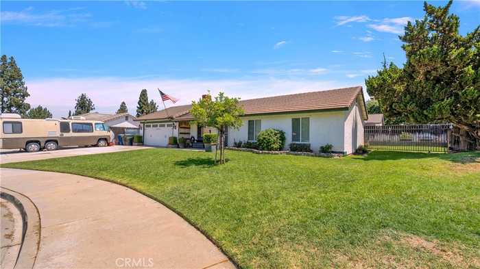 photo 2: 2717 Leatherwood Court, Riverside CA 92504