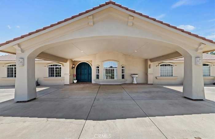 photo 2: 10013 Desmond Drive, Oak Hills CA 92344