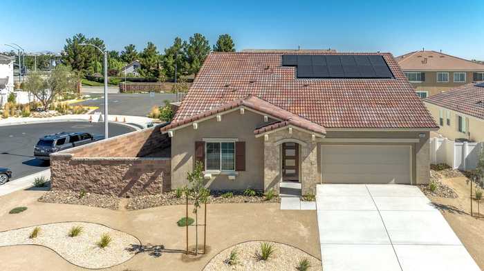 photo 1: 2409 Desert Agave, Palmdale CA 93551