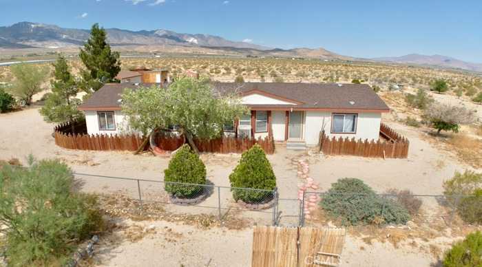 photo 2: 8130 Camp Rock Road, Lucerne Valley CA 92356