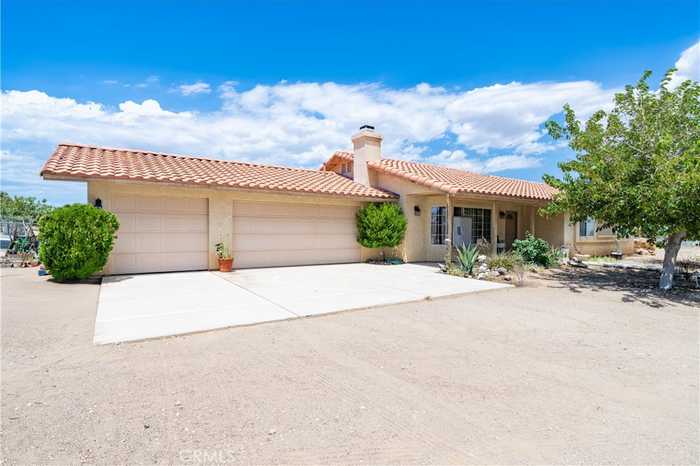 photo 1: 10174 Aster Road, Oak Hills CA 92344