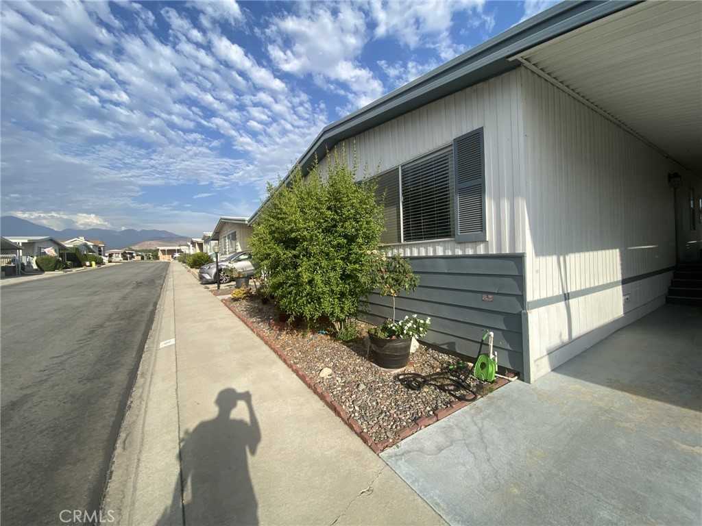 photo 2: 626 N Dearborn Street Unit 11, Redlands CA 92374