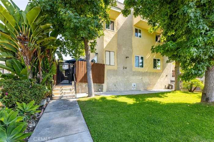 photo 2: 711 E Acacia Avenue, Glendale CA 91205