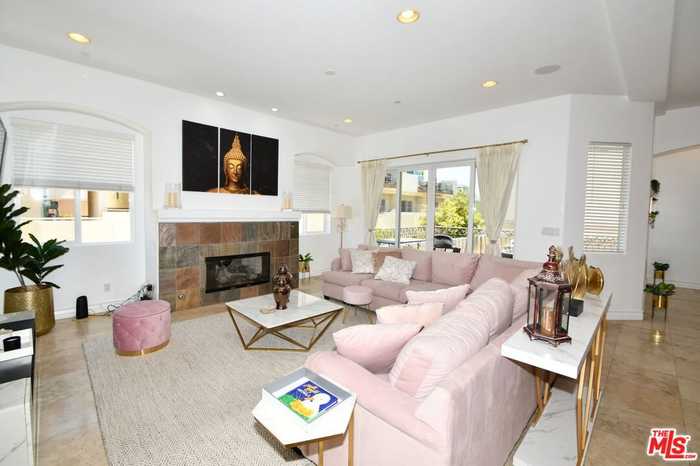 photo 2: 513 N Irena Avenue, Redondo Beach CA 90277