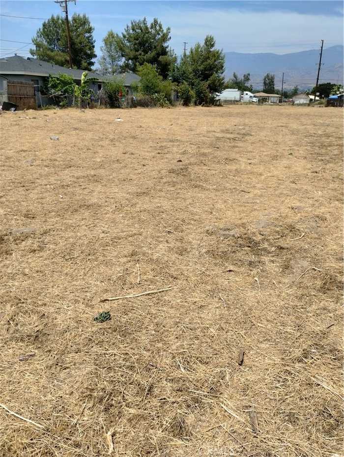 photo 3: 26054 Cypress Street, San Bernardino CA 92410