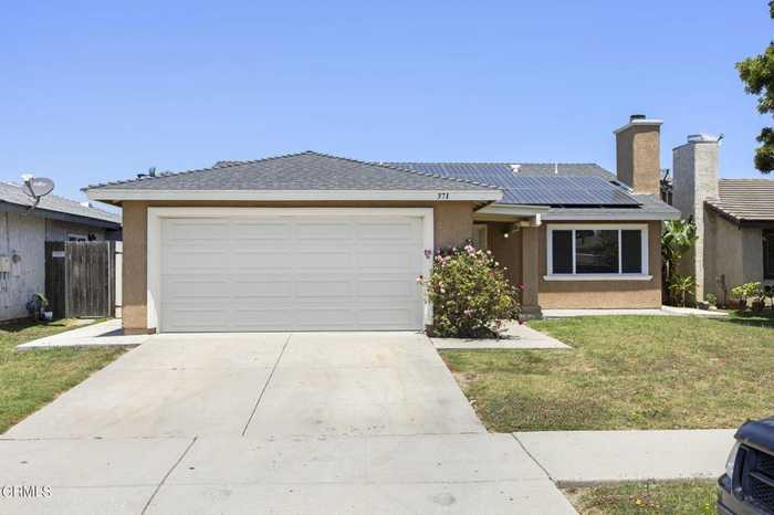 photo 2: 371 Fairbourne Place, Oxnard CA 93033