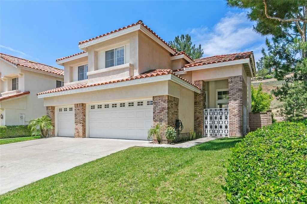 photo 2: 892 S Briar Rose Lane, Anaheim Hills CA 92808