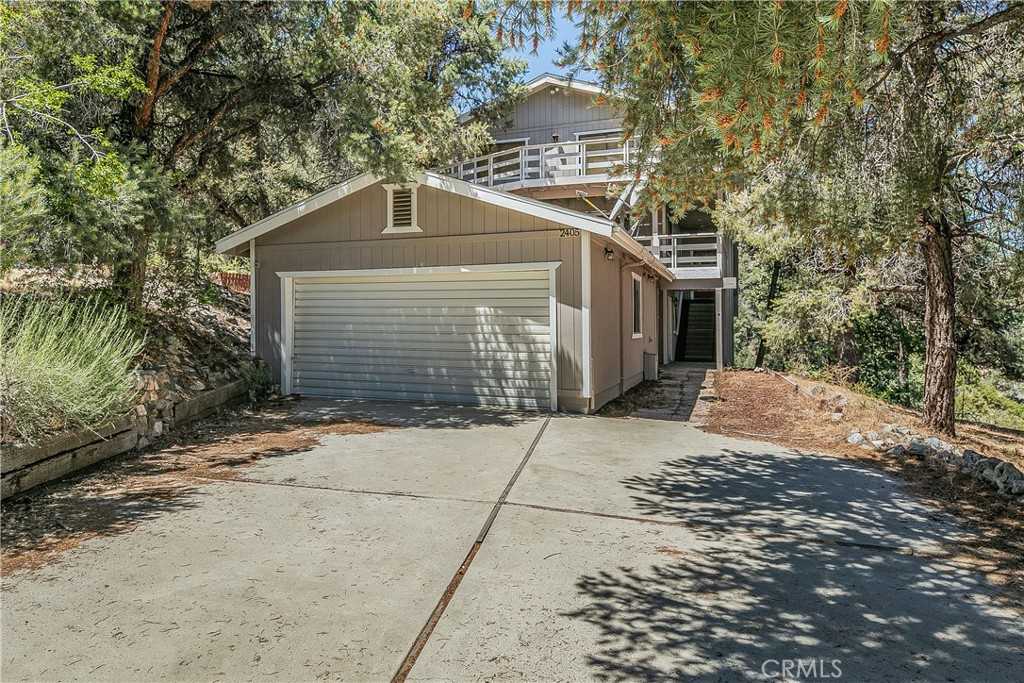 photo 1: 2405 Yellowstone Court, Pine Mountain Club CA 93225