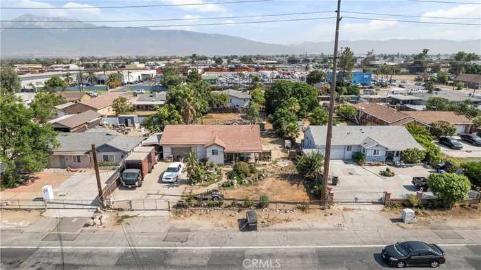 photo 2: 15256 Merrill Avenue, Fontana CA 92335