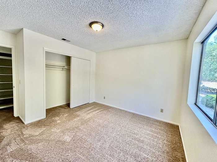 photo 33: 1040 Deerhaven Drive, Vista CA 92084