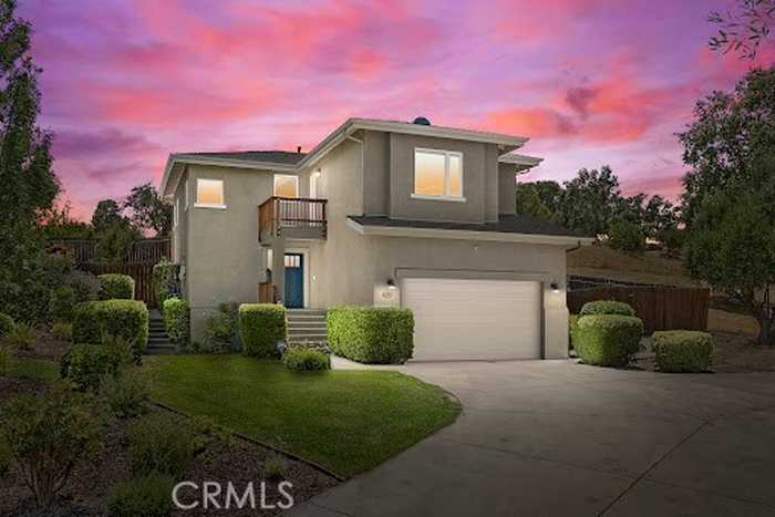 photo 1: 420 Montebello Oaks Drive, Paso Robles CA 93446