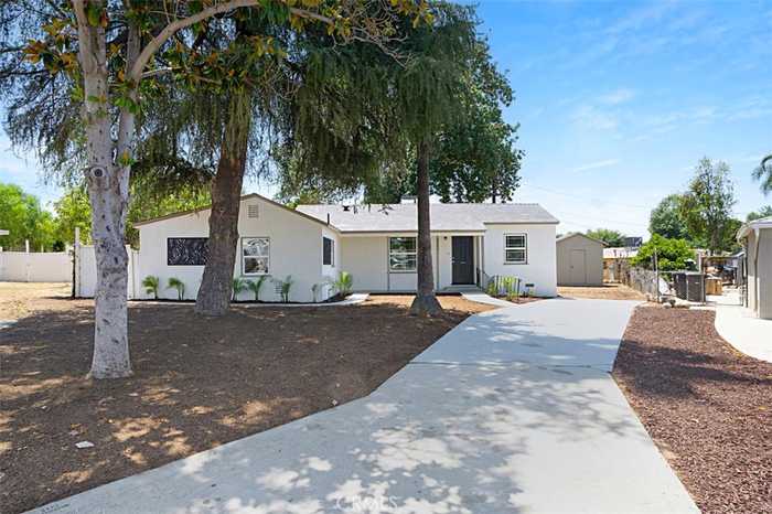 photo 1: 6056 Colonial Drive, Riverside CA 92506