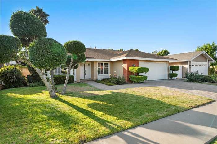 photo 2: 15441 Cherbourg Avenue, Irvine CA 92604