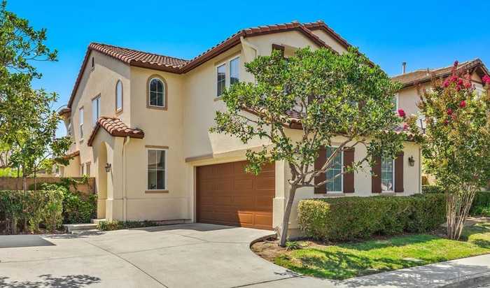 photo 2: 35783 Crickhowell Ave, Murrieta CA 92563