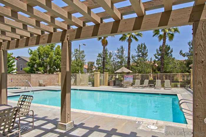 photo 34: 35783 Crickhowell Ave, Murrieta CA 92563