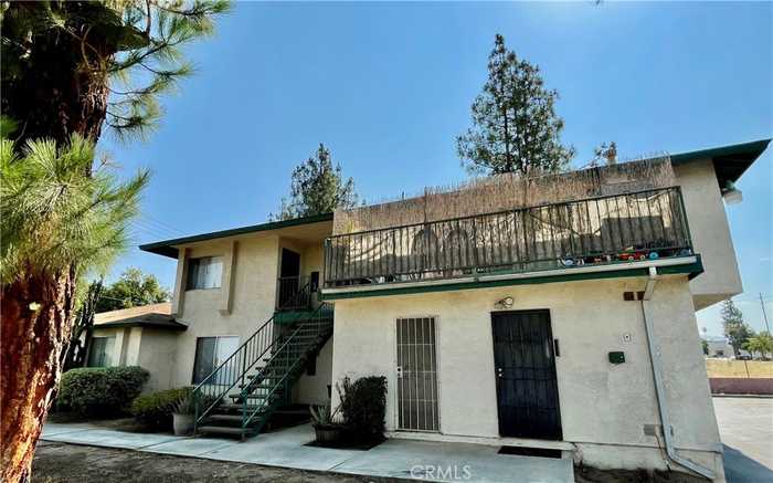 photo 1: 610 E Lugonia Avenue Unit 4, Redlands CA 92374