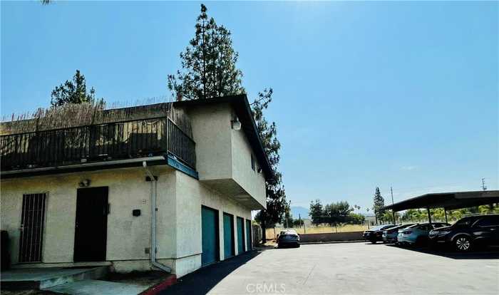 photo 2: 610 E Lugonia Avenue Unit 4, Redlands CA 92374