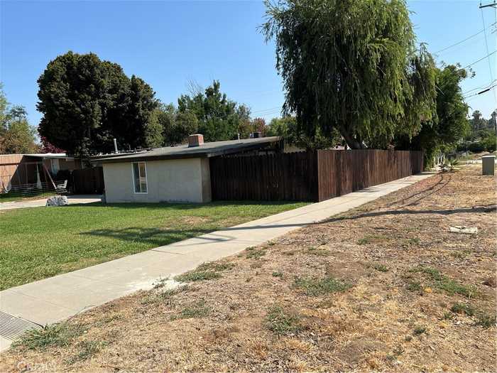 photo 2: 5201 Old Mill Road, Riverside CA 92504