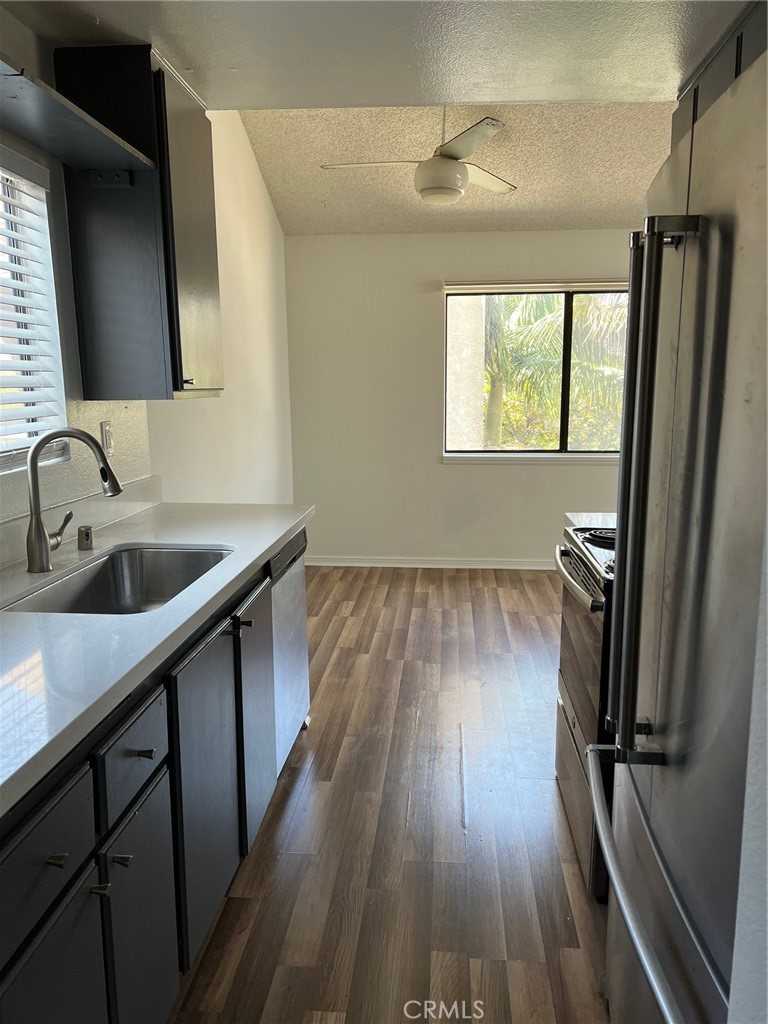 photo 2: 2332 E 17th Street Unit 318, Long Beach CA 90804