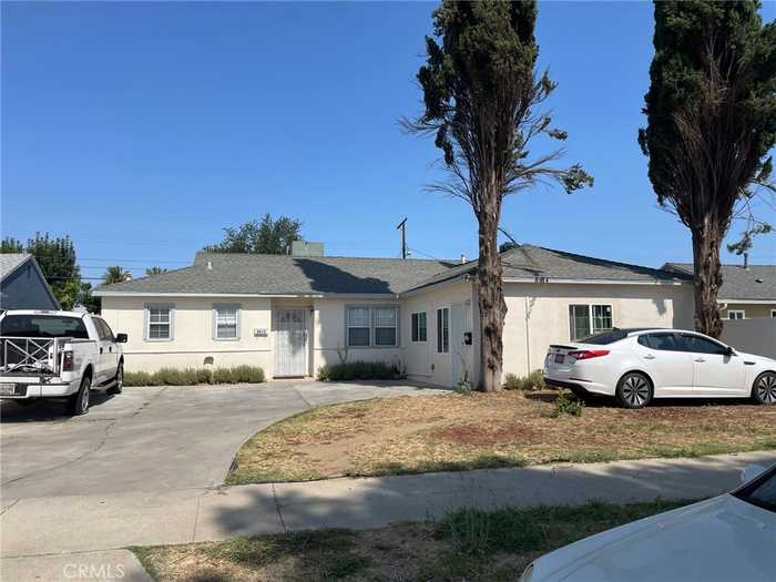 photo 3: 8012 Yarmouth Avenue, Reseda CA 91335