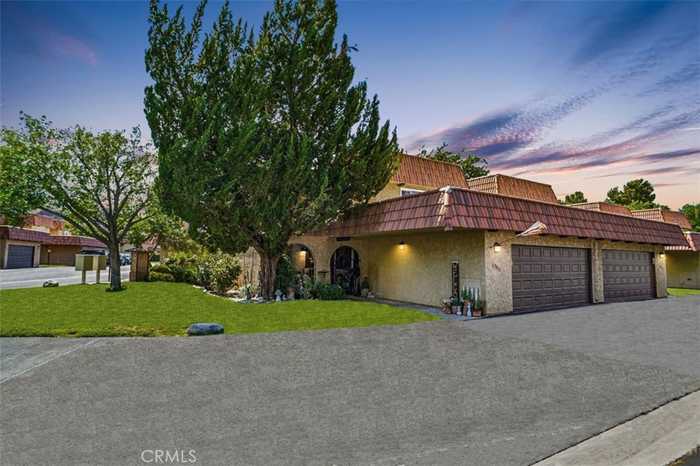 photo 1: 39941 Santa Fe Way, Palmdale CA 93551