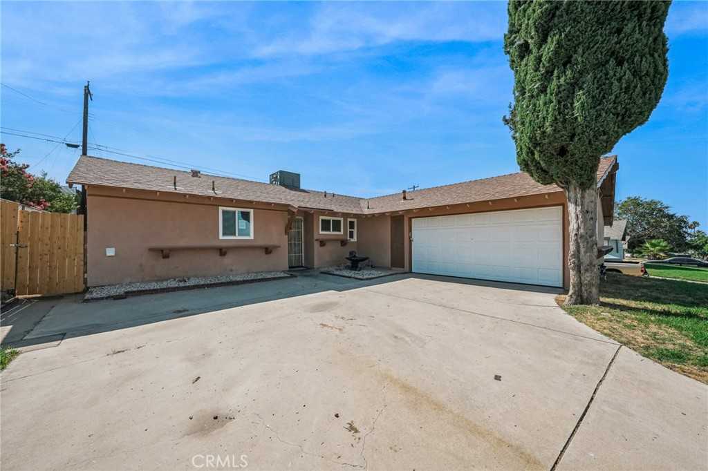 photo 3: 5433 Elm Avenue, San Bernardino CA 92404