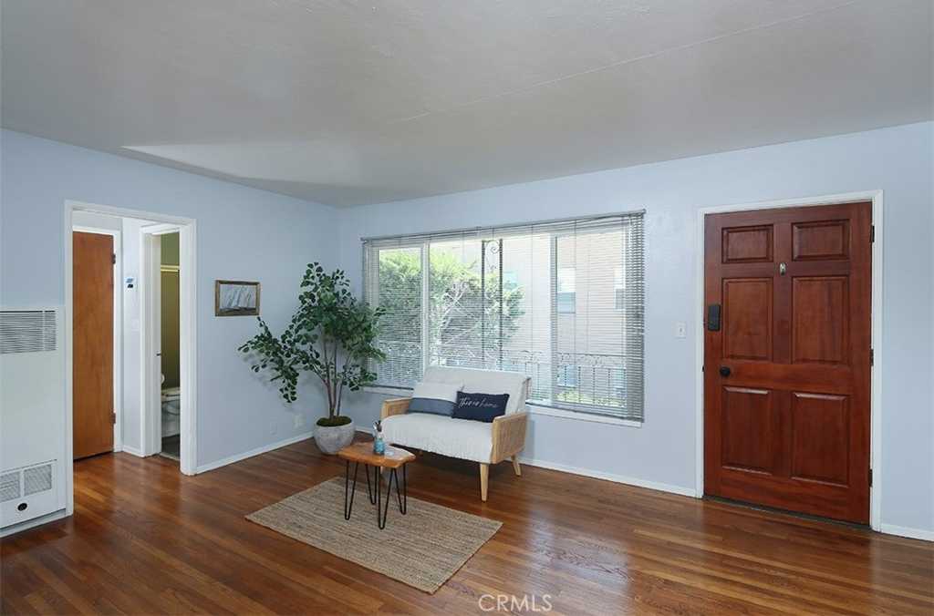 photo 3: 1047 E 1st Street Unit 9, Long Beach CA 90802