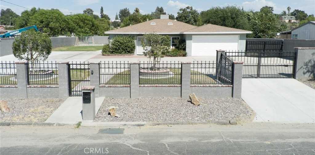 photo 2: 6026 Dodd Street, Jurupa Valley CA 91752