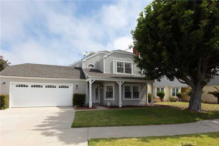 photo 2: 1721 Valencia Place, Oxnard CA 93035