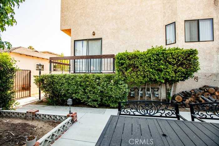 photo 2: 320 Mchenry Road Unit 32, Glendale CA 91206