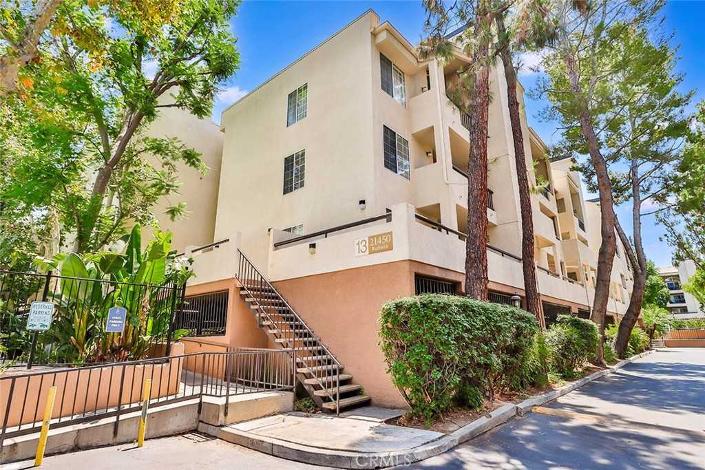 photo 3: 21450 Burbank Boulevard Unit 203, Woodland Hills CA 91367