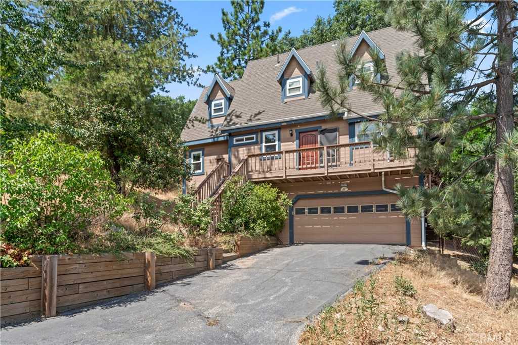 photo 1: 1176 Aleutian Drive, Lake Arrowhead CA 92352