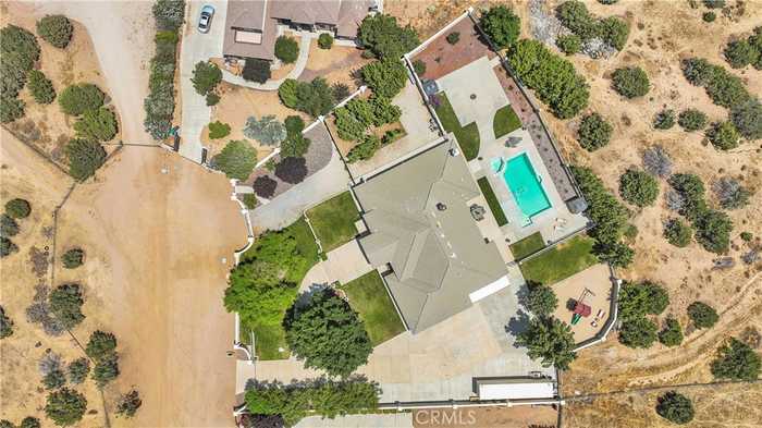 photo 2: 10975 Chelsea Street, Oak Hills CA 92344