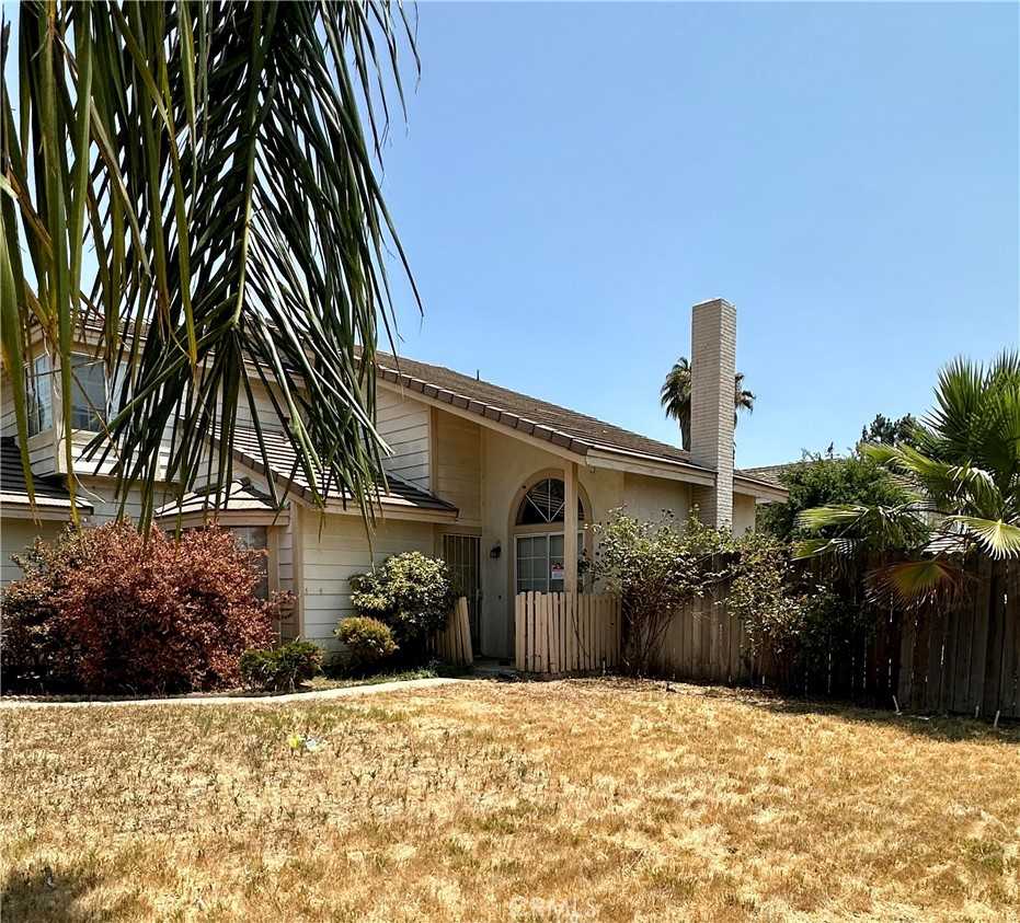 photo 2: 24111 MOUNT RUSSELL, Moreno Valley CA 92553