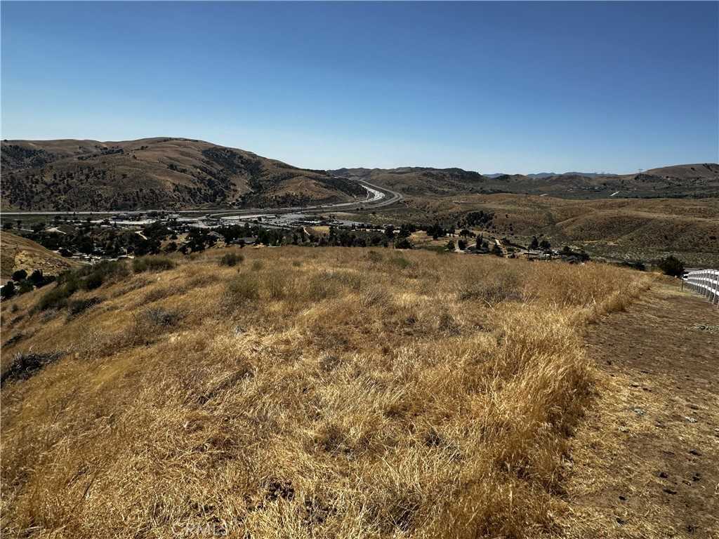 photo 1: 6 Chimney Canyon Road, Lebec CA 93243