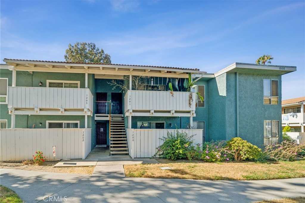 photo 1: 1300 Saratoga Avenue Unit 1201, Ventura CA 93003