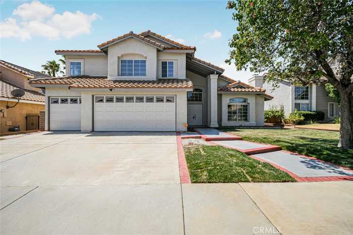 photo 1: 3152 Angeleno Place, Palmdale CA 93551