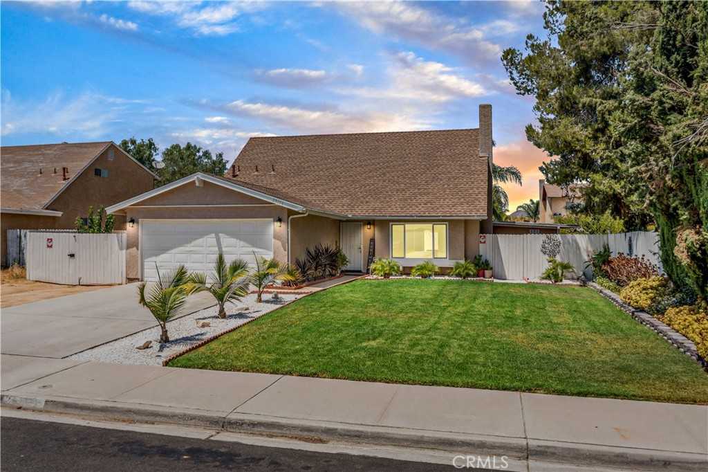 photo 1: 25156 Yucca Drive, Moreno Valley CA 92553