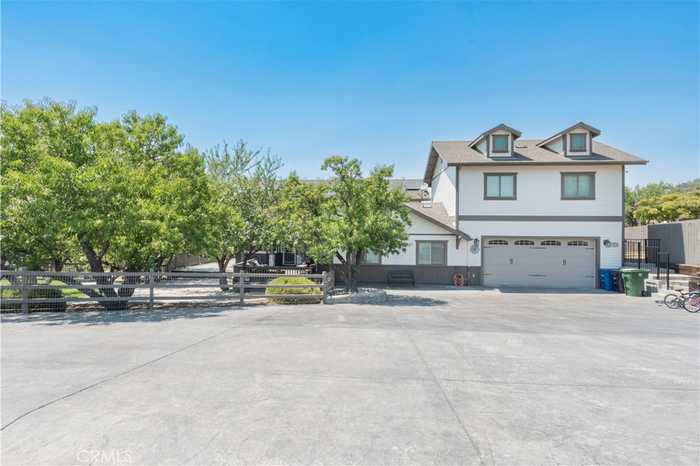 photo 1: 1610 Lyle Lane, Paso Robles CA 93446