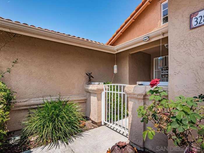 photo 2: 3280 Morella Way, Oceanside CA 92056