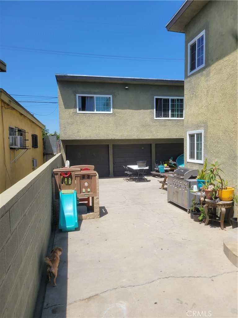 photo 1: 6235 Bissell Street, Huntington Park CA 90255