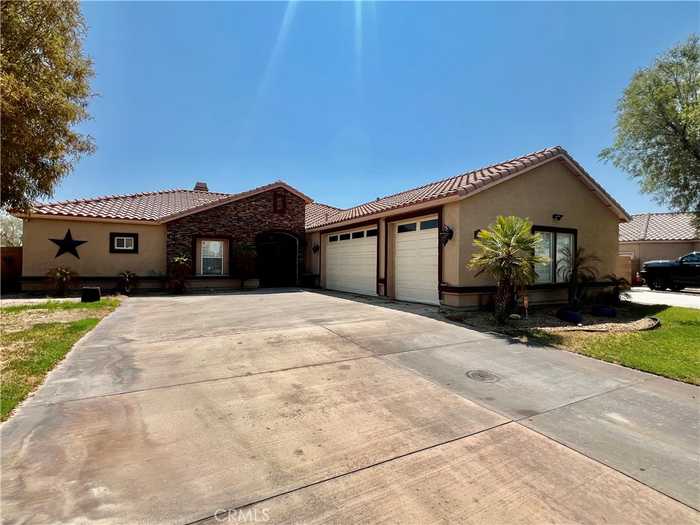 photo 1: 2798 Clearwater Drive, Blythe CA 92225