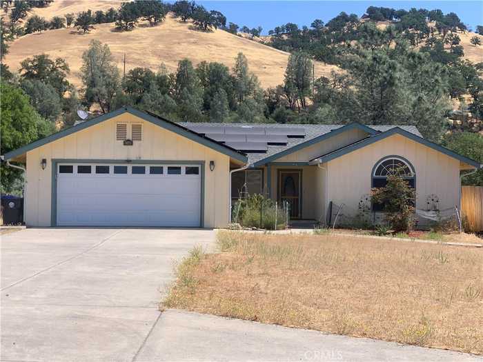 photo 1: 3182 Tamarack Way, Clearlake Oaks CA 95423