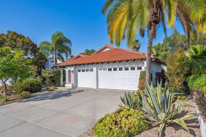 photo 2: 722 Banyonwood Drive, Oceanside CA 92057