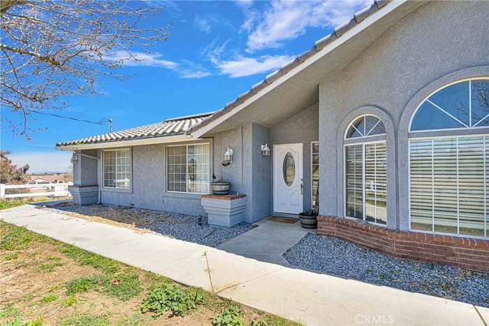 photo 2: 10187 Mesquite Street, Oak Hills CA 92344