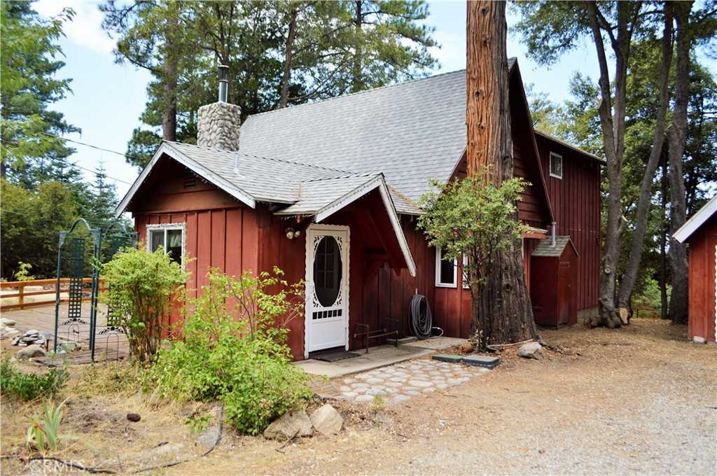 photo 1: 52400 Sylvan Way, Pine Cove CA 92549